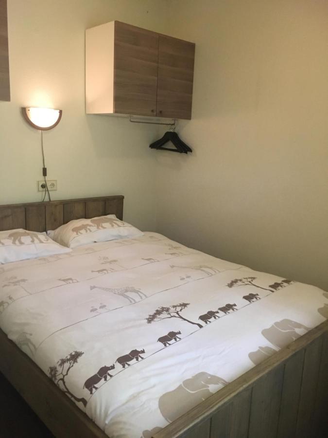 Geschakelde Bungalow Op De Veluwe "De Eekhoorn" Otterlo Exteriör bild